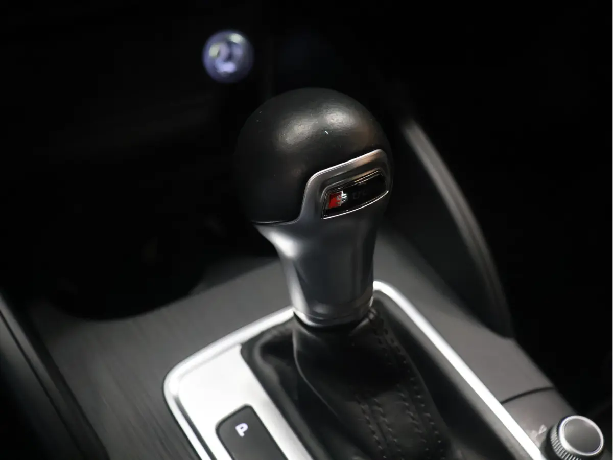 30 TFSI Sport [STUURLEDER, STUURWIEL MULTIFUNCTIONEEL, S TRONIC, SPORTSTOELEN, CLIMATE CONTROL, BLUETOOTH, RADIO, NAVIGATIE, NIEUWSTAAT]