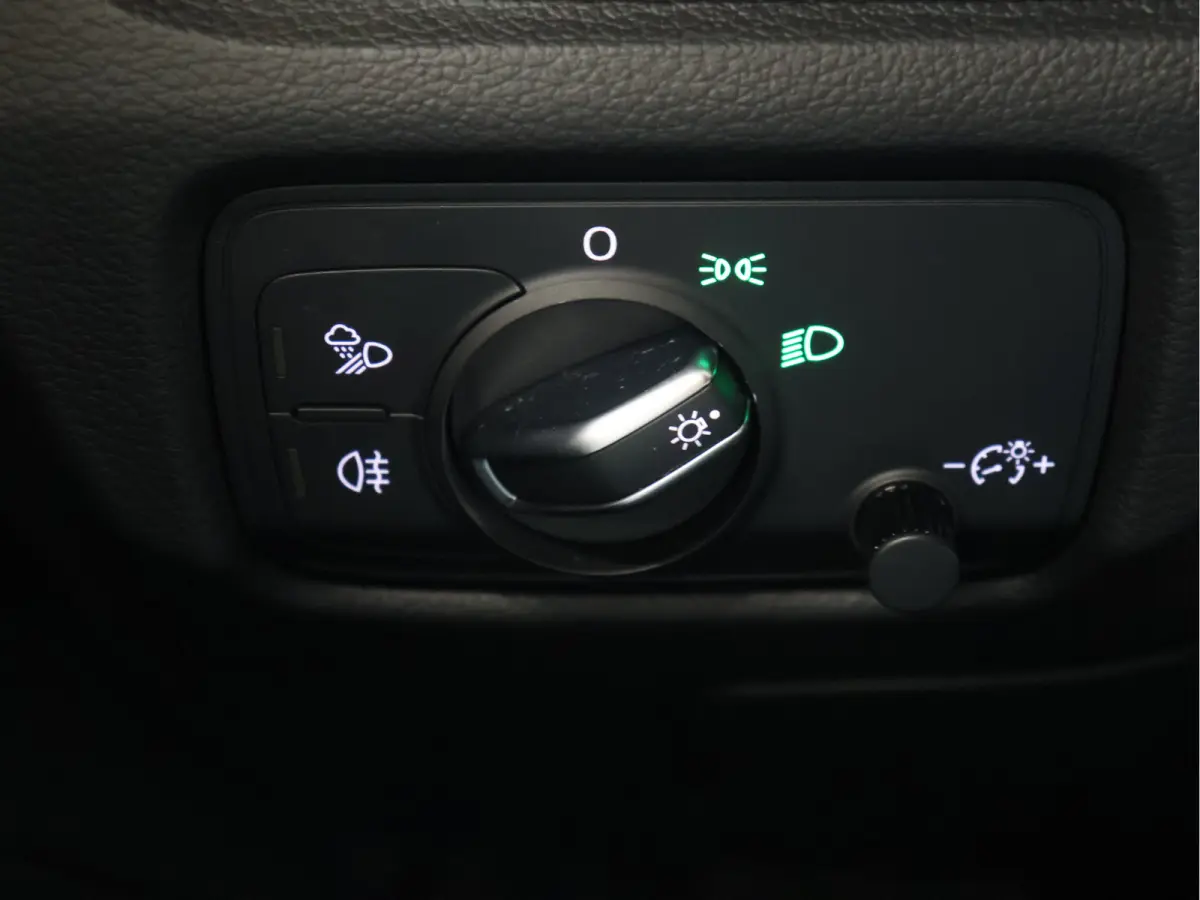 30 TFSI Sport [STUURLEDER, STUURWIEL MULTIFUNCTIONEEL, S TRONIC, SPORTSTOELEN, CLIMATE CONTROL, BLUETOOTH, RADIO, NAVIGATIE, NIEUWSTAAT]