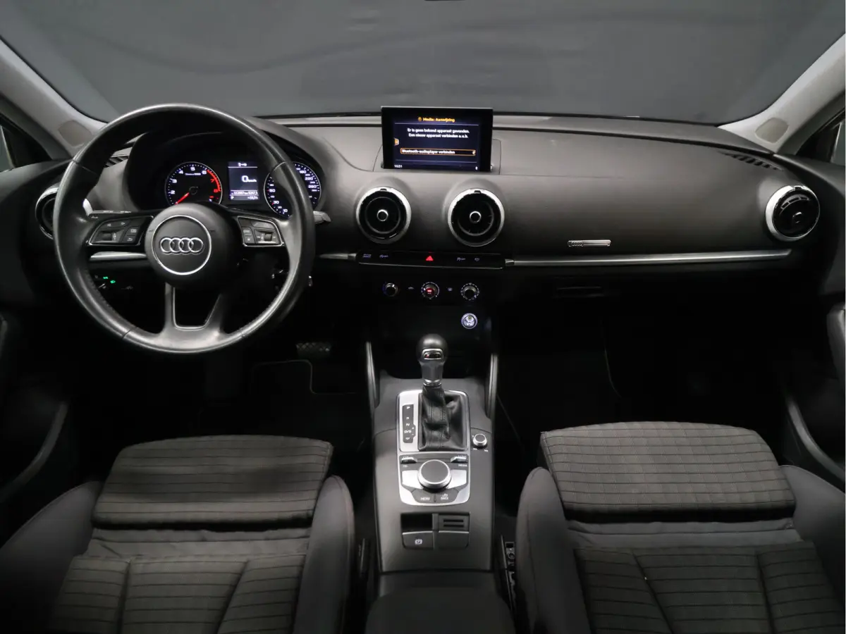 30 TFSI Sport [STUURLEDER, STUURWIEL MULTIFUNCTIONEEL, S TRONIC, SPORTSTOELEN, CLIMATE CONTROL, BLUETOOTH, RADIO, NAVIGATIE, NIEUWSTAAT]