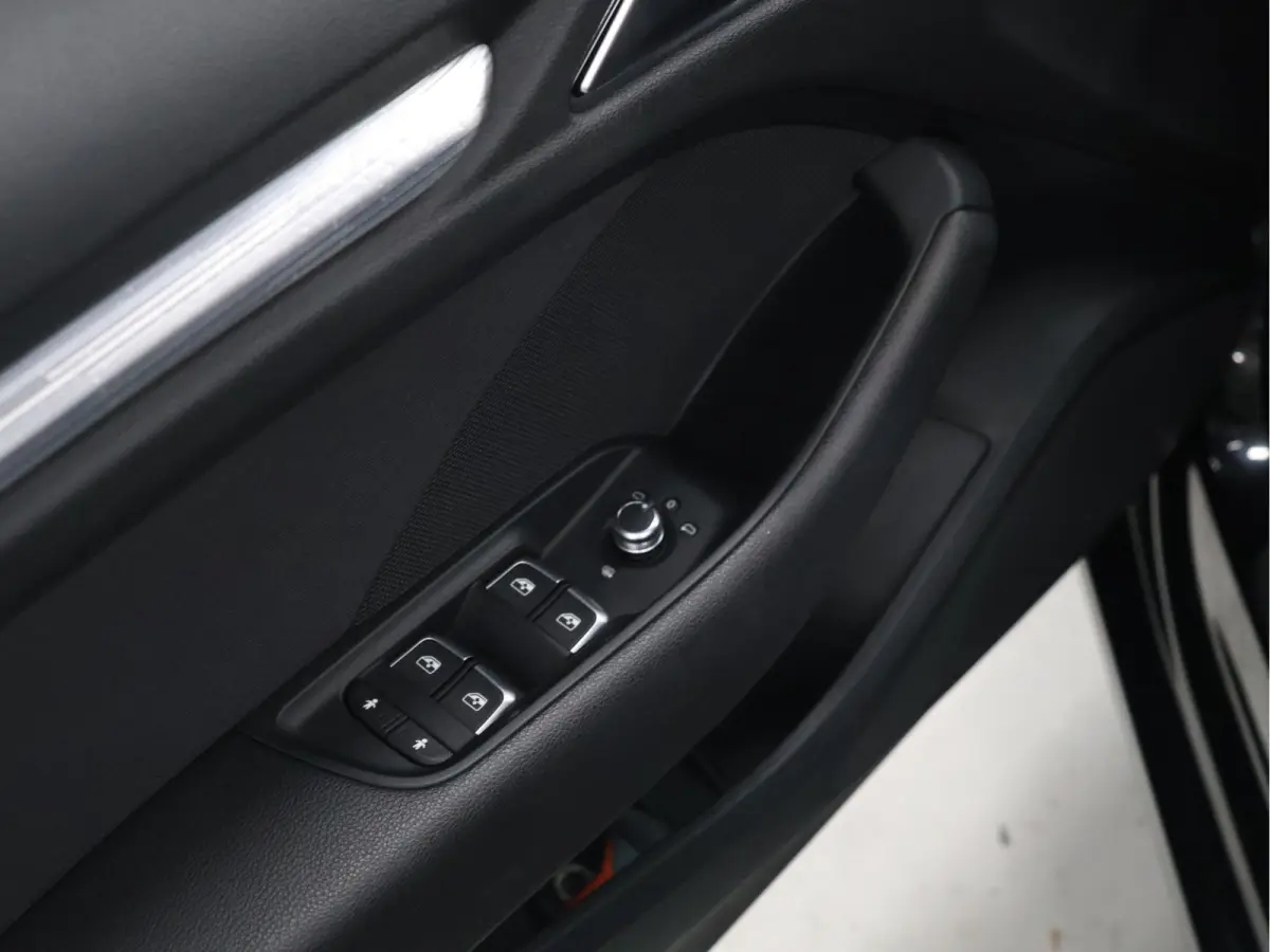 30 TFSI Sport [STUURLEDER, STUURWIEL MULTIFUNCTIONEEL, S TRONIC, SPORTSTOELEN, CLIMATE CONTROL, BLUETOOTH, RADIO, NAVIGATIE, NIEUWSTAAT]