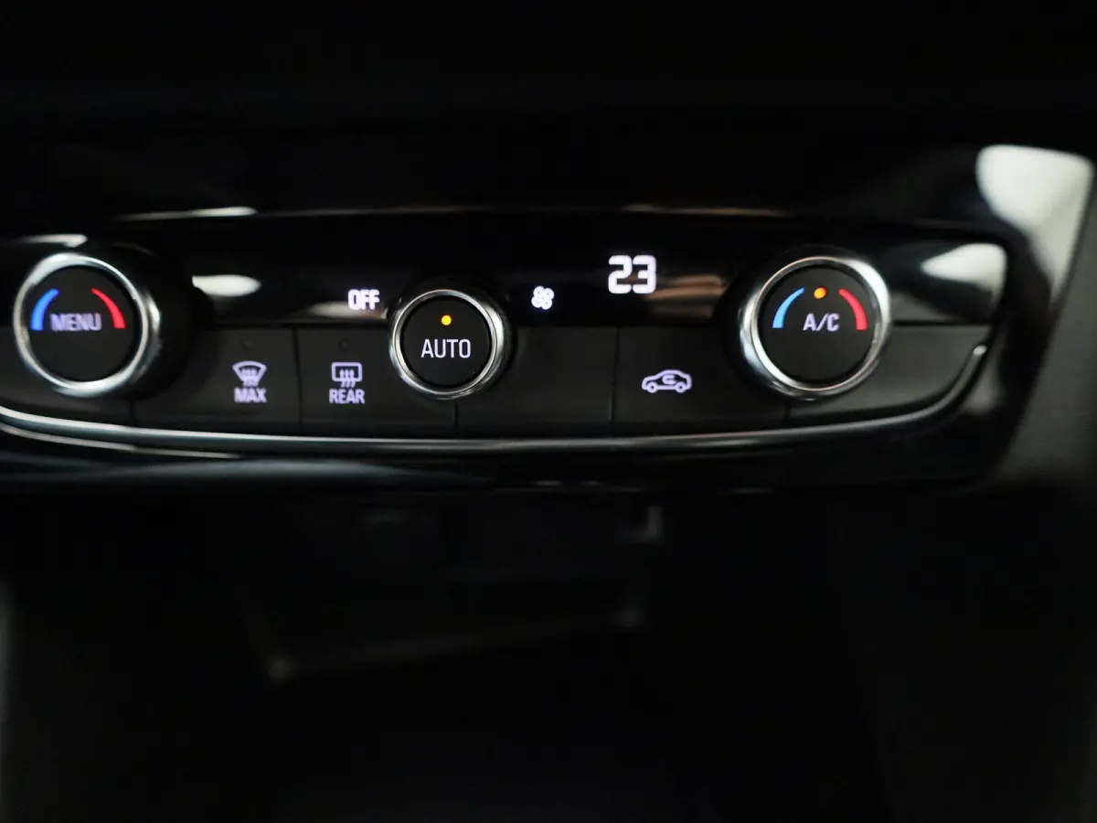 Corsa-e Auto Elegance | Apple carplay / Android | Parkeer camera | Navigatie