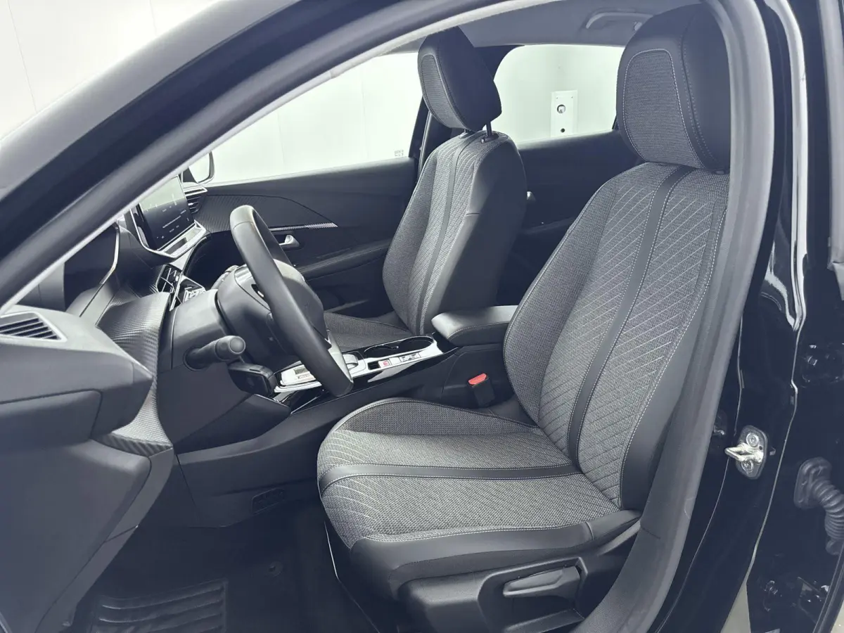Hybrid 110 pk Automaat Allure | Adaptieve Cruise Control | Navigatie | Camera | CarPlay | Dodehoekbewaking