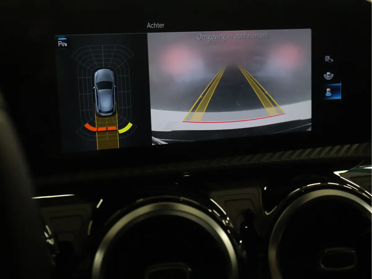 160 Sport [APPLE CARPLAY, AMG, ANDROID, STOELVERWARMING, CRUISE CONTROL, CAMERA, PDC V+A, DIGITAL DASH, STUURWIEL MULTIFUNTIONEEL, CLIMATE CONTROL, START STOP, STUUR LEDER, NIEUWSTAAT]