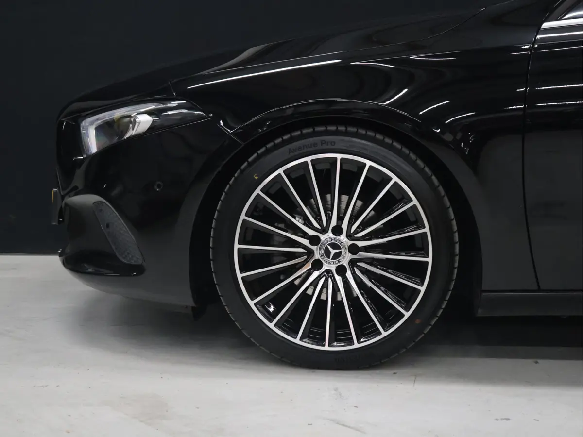 160 Sport [APPLE CARPLAY, AMG, ANDROID, STOELVERWARMING, CRUISE CONTROL, CAMERA, PDC V+A, DIGITAL DASH, STUURWIEL MULTIFUNTIONEEL, CLIMATE CONTROL, START STOP, STUUR LEDER, NIEUWSTAAT]