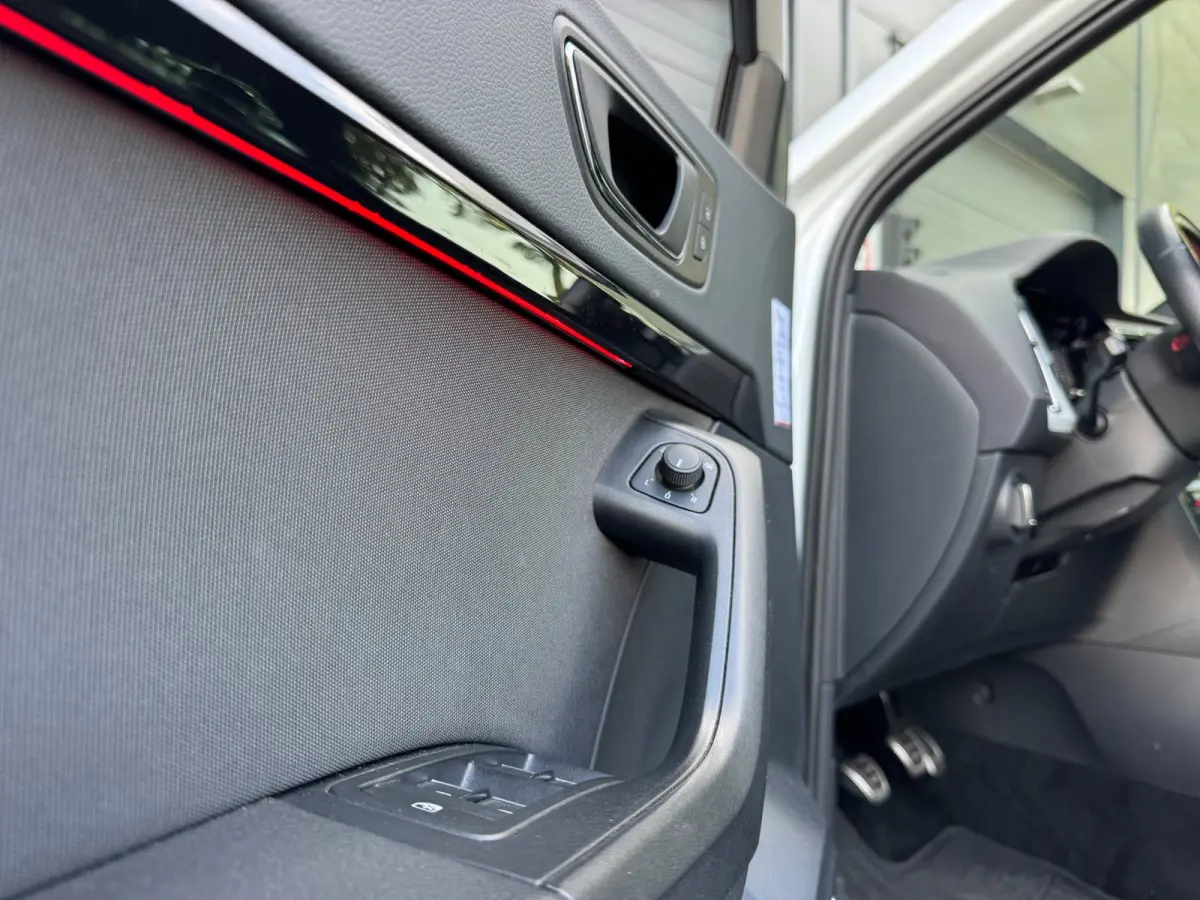 1.4 EcoTSI FR Business Intense / TREKHAAK / 360-CAMERA / ALCANTARA / BEATS / CARPLAY / KEYLESS / VIRTUAL / SFEER !