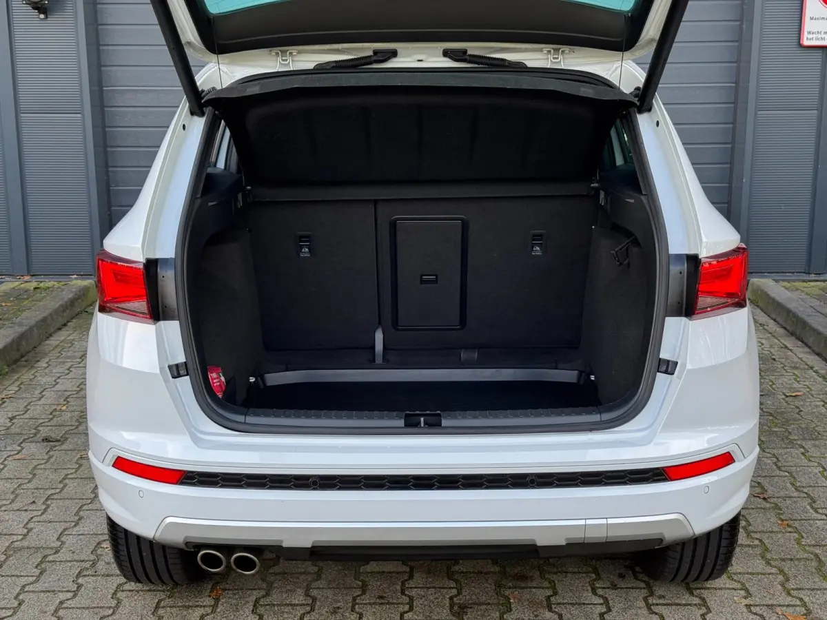 1.4 EcoTSI FR Business Intense / TREKHAAK / 360-CAMERA / ALCANTARA / BEATS / CARPLAY / KEYLESS / VIRTUAL / SFEER !