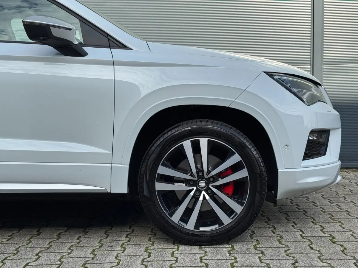 1.4 EcoTSI FR Business Intense / TREKHAAK / 360-CAMERA / ALCANTARA / BEATS / CARPLAY / KEYLESS / VIRTUAL / SFEER !