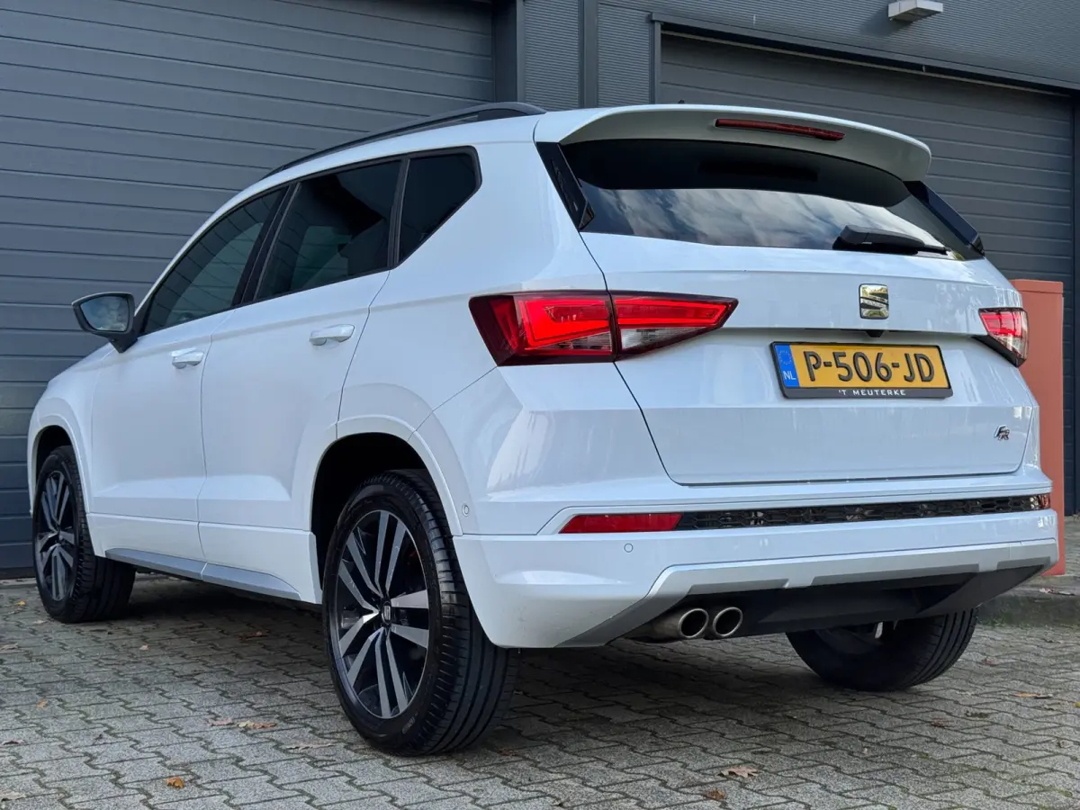 1.4 EcoTSI FR Business Intense / TREKHAAK / 360-CAMERA / ALCANTARA / BEATS / CARPLAY / KEYLESS / VIRTUAL / SFEER !
