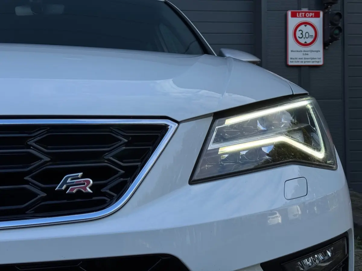 1.4 EcoTSI FR Business Intense / TREKHAAK / 360-CAMERA / ALCANTARA / BEATS / CARPLAY / KEYLESS / VIRTUAL / SFEER !