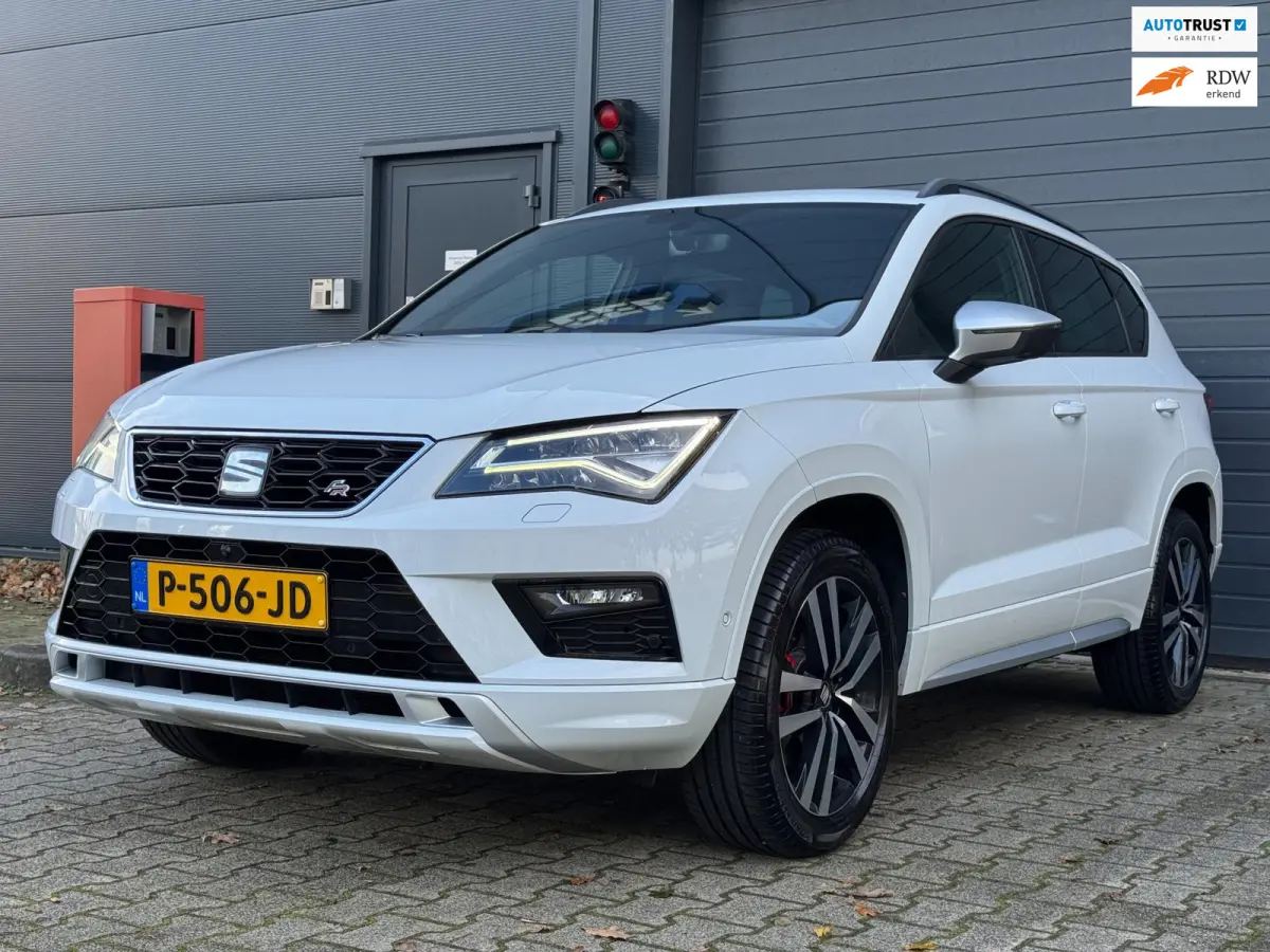 1.4 EcoTSI FR Business Intense / TREKHAAK / 360-CAMERA / ALCANTARA / BEATS / CARPLAY / KEYLESS / VIRTUAL / SFEER !