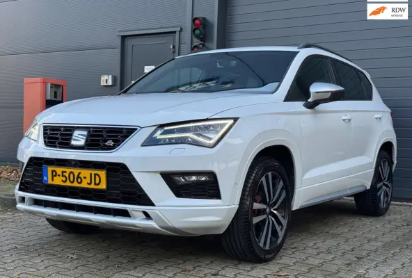 1.4 EcoTSI FR Business Intense / TREKHAAK / 360-CAMERA / ALCANTARA / BEATS / CARPLAY / KEYLESS / VIRTUAL / SFEER !