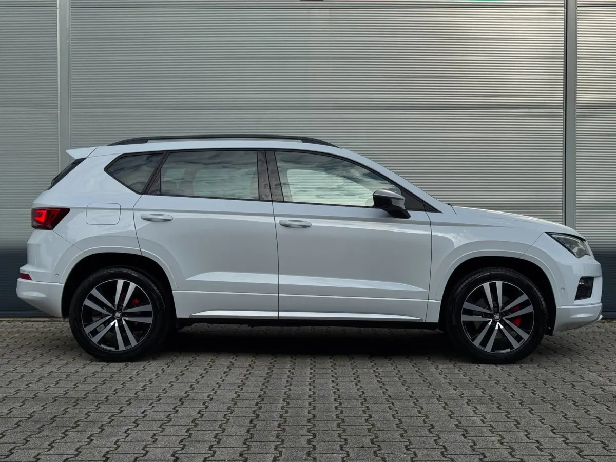 1.4 EcoTSI FR Business Intense / TREKHAAK / 360-CAMERA / ALCANTARA / BEATS / CARPLAY / KEYLESS / VIRTUAL / SFEER !