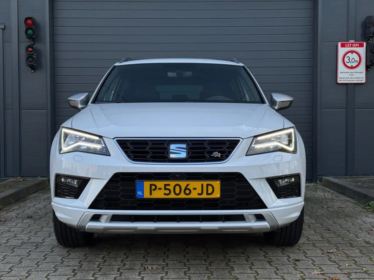 1.4 EcoTSI FR Business Intense / TREKHAAK / 360-CAMERA / ALCANTARA / BEATS / CARPLAY / KEYLESS / VIRTUAL / SFEER !