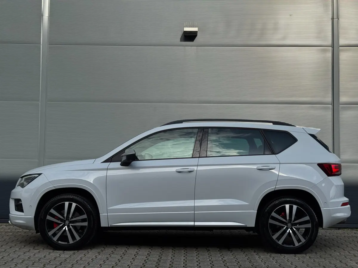 1.4 EcoTSI FR Business Intense / TREKHAAK / 360-CAMERA / ALCANTARA / BEATS / CARPLAY / KEYLESS / VIRTUAL / SFEER !