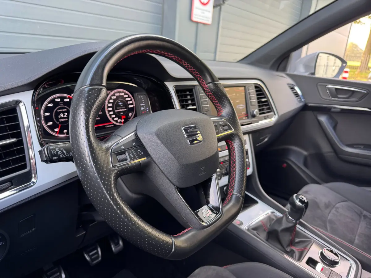 1.4 EcoTSI FR Business Intense / TREKHAAK / 360-CAMERA / ALCANTARA / BEATS / CARPLAY / KEYLESS / VIRTUAL / SFEER !