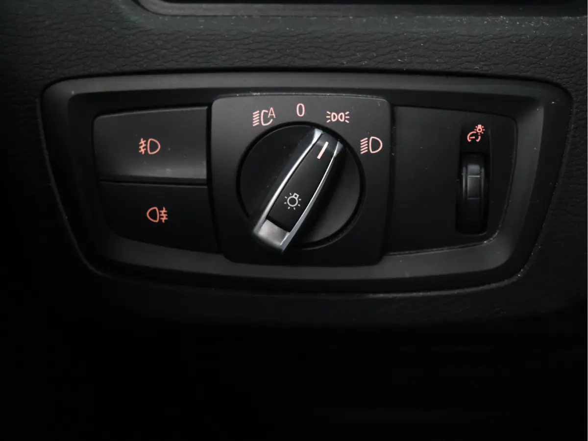 sDrive20i Orange Edition II M Sport [STOELVERWARMING, CRUISE CONTROL, PDC V+A, ELEKTRISCHE STOELEN, HEAD UP DISPLAY, CLIMATE CONTROL, LEDER M STUUR, LEDER STOELEN, ELEKTRISCHE ACHTERKLEP, BL