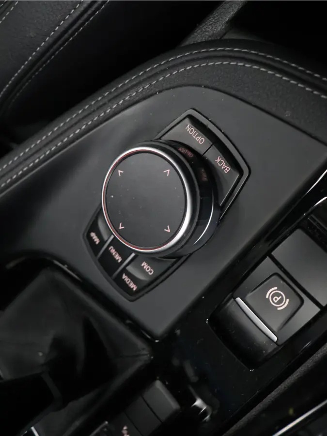 sDrive20i Orange Edition II M Sport [STOELVERWARMING, CRUISE CONTROL, PDC V+A, ELEKTRISCHE STOELEN, HEAD UP DISPLAY, CLIMATE CONTROL, LEDER M STUUR, LEDER STOELEN, ELEKTRISCHE ACHTERKLEP, BL