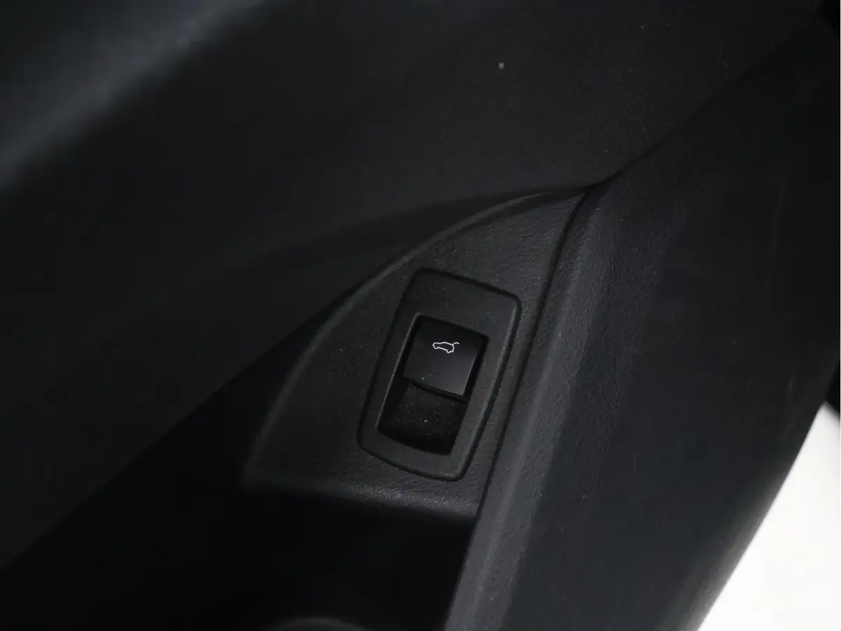 sDrive20i Orange Edition II M Sport [STOELVERWARMING, CRUISE CONTROL, PDC V+A, ELEKTRISCHE STOELEN, HEAD UP DISPLAY, CLIMATE CONTROL, LEDER M STUUR, LEDER STOELEN, ELEKTRISCHE ACHTERKLEP, BL