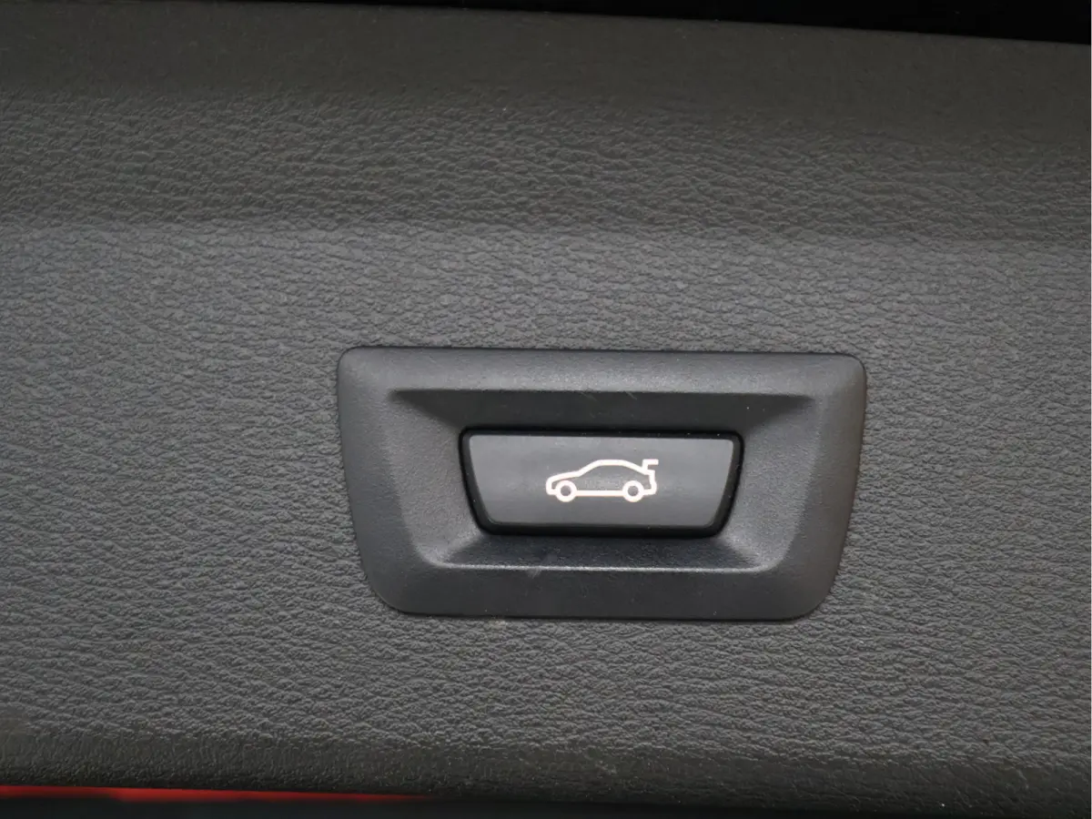 sDrive20i Orange Edition II M Sport [STOELVERWARMING, CRUISE CONTROL, PDC V+A, ELEKTRISCHE STOELEN, HEAD UP DISPLAY, CLIMATE CONTROL, LEDER M STUUR, LEDER STOELEN, ELEKTRISCHE ACHTERKLEP, BL