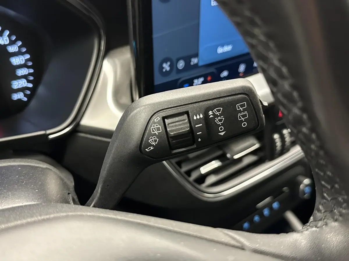 1.0 EcoBoost Hybrid Titanium|Carplay|Climate/Cruise Control|NAP|