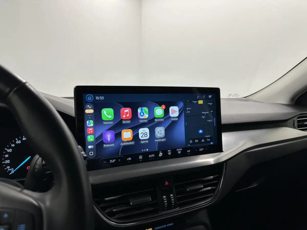 1.0 EcoBoost Hybrid Titanium|Carplay|Climate/Cruise Control|NAP|