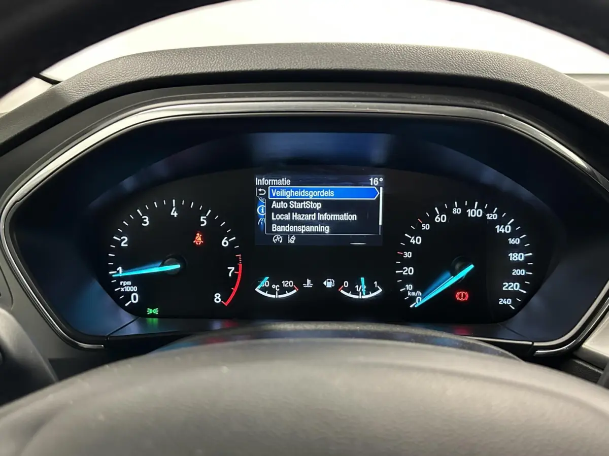 1.0 EcoBoost Hybrid Titanium|Carplay|Climate/Cruise Control|NAP|