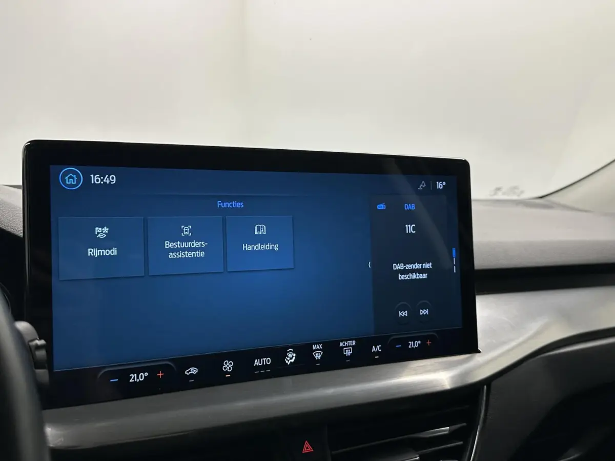 1.0 EcoBoost Hybrid Titanium|Carplay|Climate/Cruise Control|NAP|