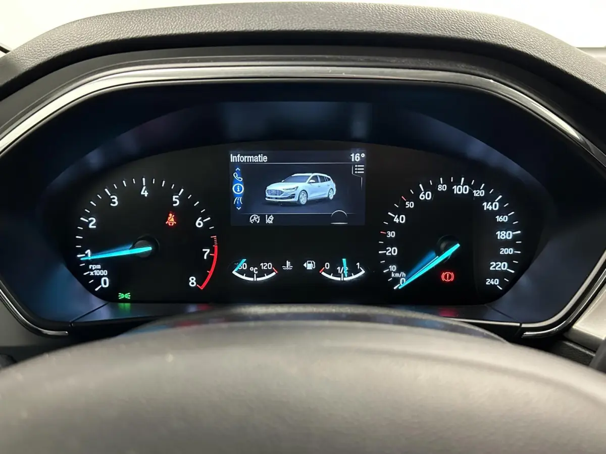 1.0 EcoBoost Hybrid Titanium|Carplay|Climate/Cruise Control|NAP|