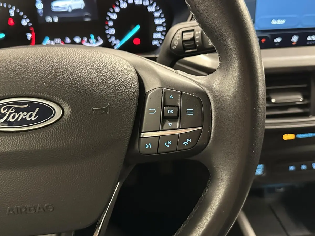 1.0 EcoBoost Hybrid Titanium|Carplay|Climate/Cruise Control|NAP|