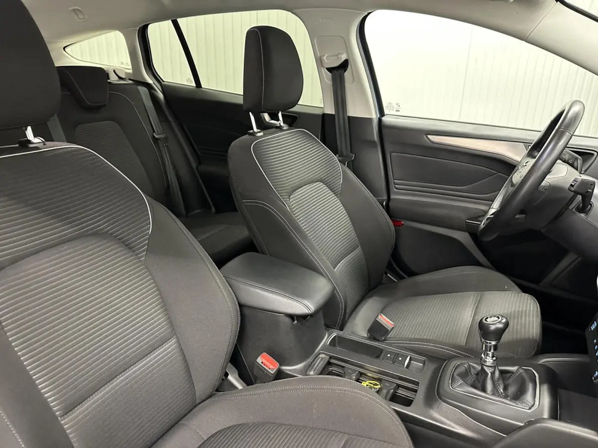 1.0 EcoBoost Hybrid Titanium|Carplay|Climate/Cruise Control|NAP|