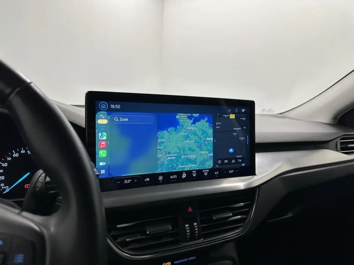 1.0 EcoBoost Hybrid Titanium|Carplay|Climate/Cruise Control|NAP|