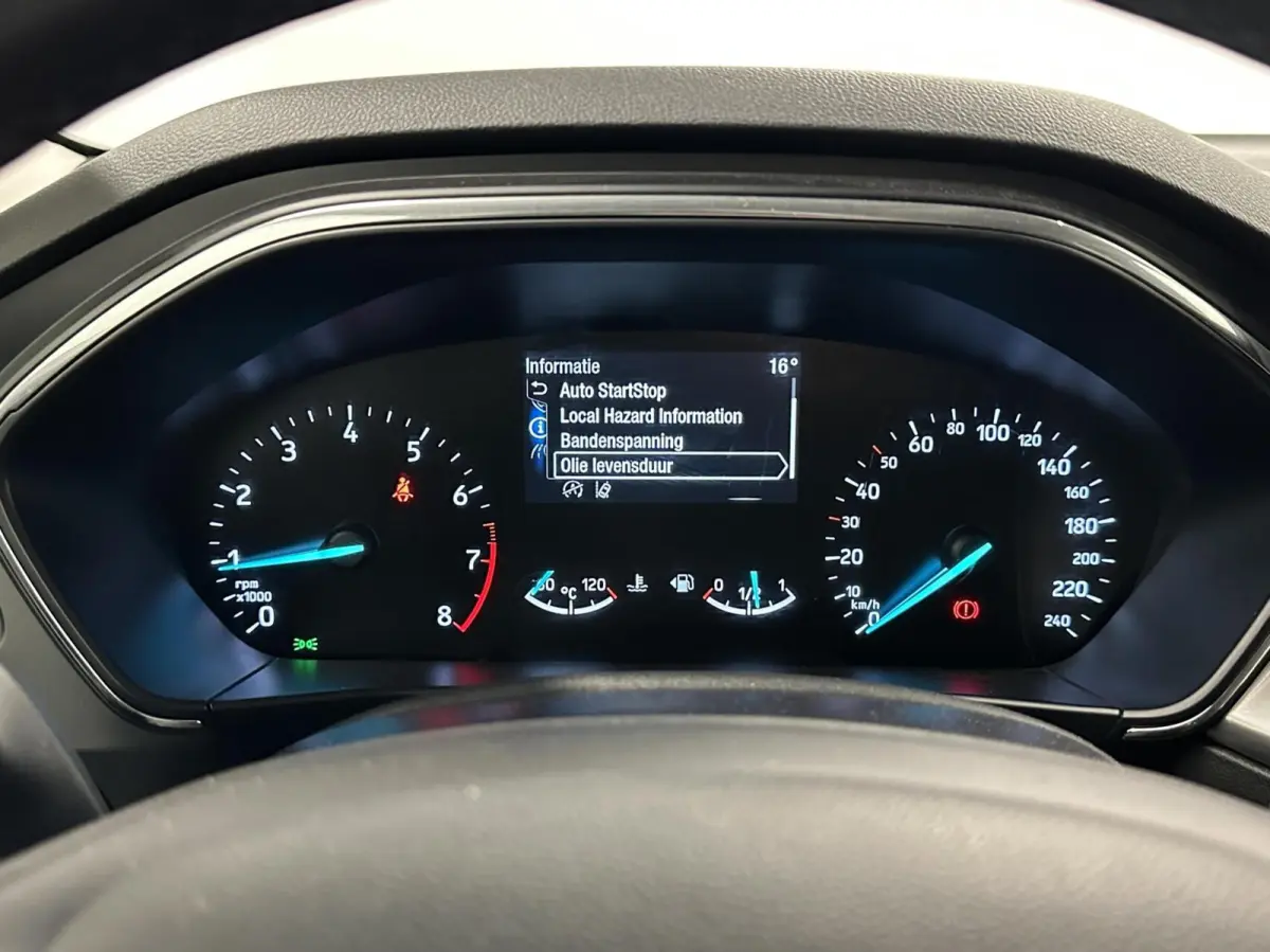 1.0 EcoBoost Hybrid Titanium|Carplay|Climate/Cruise Control|NAP|