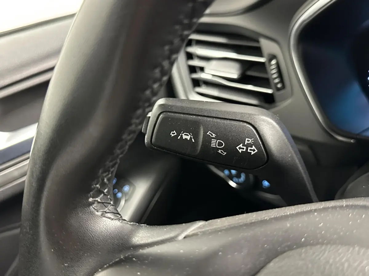 1.0 EcoBoost Hybrid Titanium|Carplay|Climate/Cruise Control|NAP|