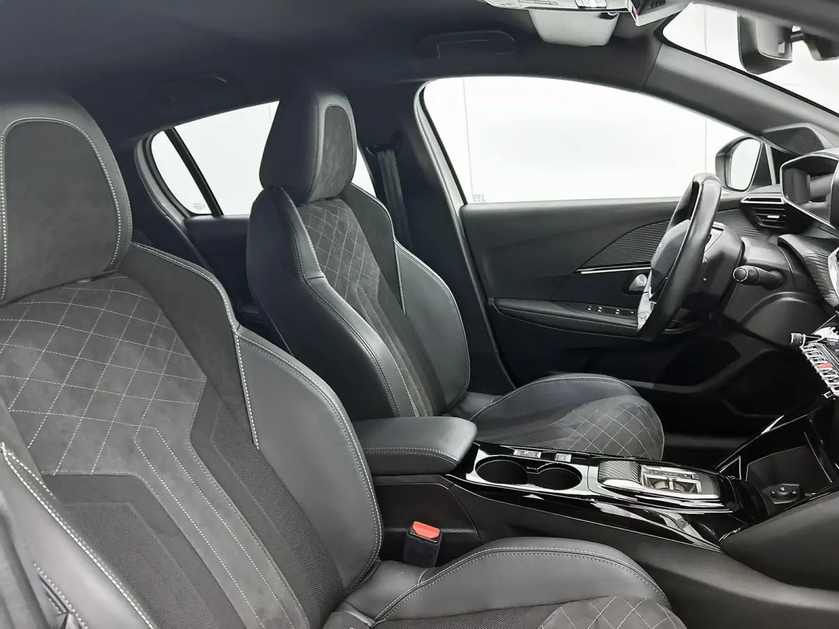 136pk EV GT Pack 50 kWh Automaat | 1ste Eigenaar | Accu 96% | Navigatie | Climate Control | Stoelverwarming | Adaptieve Cruise Control | 17" LMV | Keyless Entry/Start | Dodehoekdetectie | LE