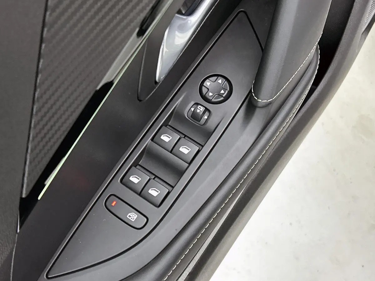 136pk EV GT Pack 50 kWh Automaat | 1ste Eigenaar | Accu 96% | Navigatie | Climate Control | Stoelverwarming | Adaptieve Cruise Control | 17" LMV | Keyless Entry/Start | Dodehoekdetectie | LE