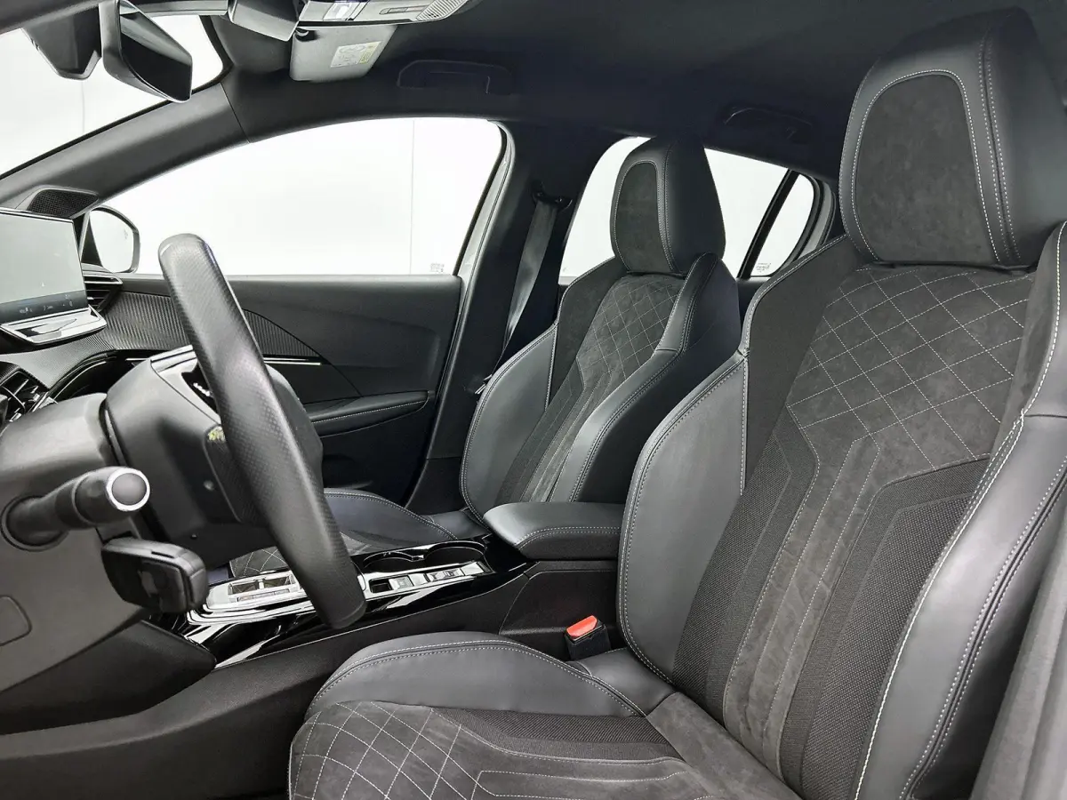 136pk EV GT Pack 50 kWh Automaat | 1ste Eigenaar | Accu 96% | Navigatie | Climate Control | Stoelverwarming | Adaptieve Cruise Control | 17" LMV | Keyless Entry/Start | Dodehoekdetectie | LE