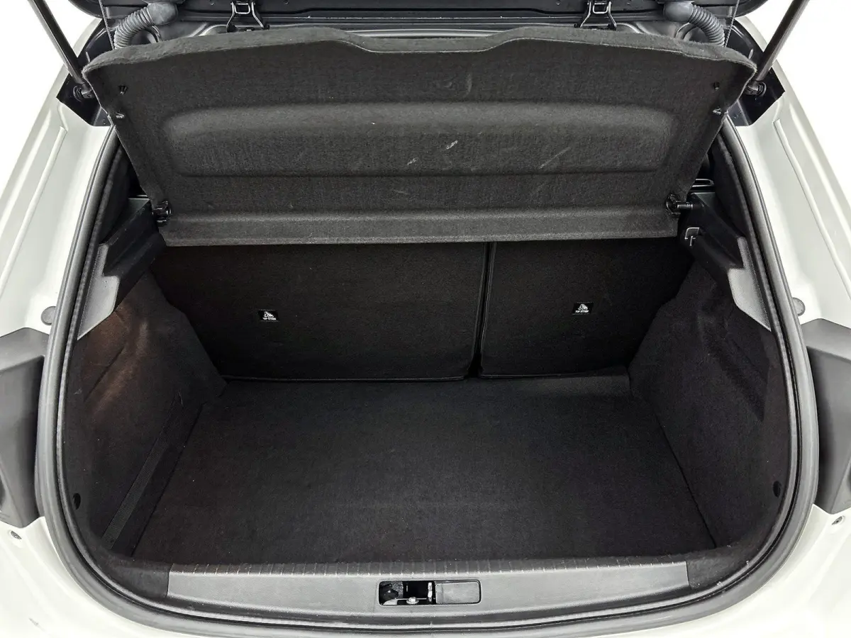 136pk EV GT Pack 50 kWh Automaat | 1ste Eigenaar | Accu 96% | Navigatie | Climate Control | Stoelverwarming | Adaptieve Cruise Control | 17" LMV | Keyless Entry/Start | Dodehoekdetectie | LE