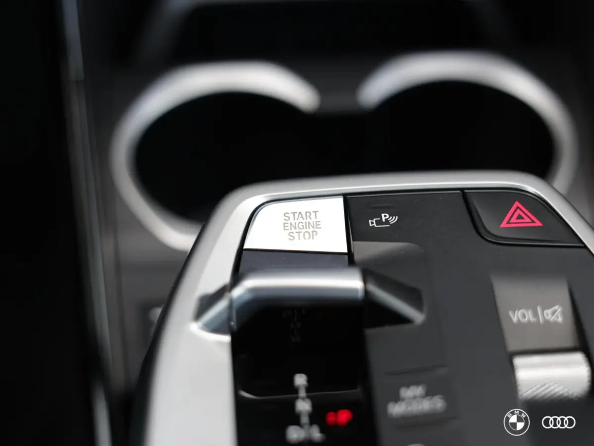 xDrive25e X-Line / EL STOELEN MET GEHEUGEN / KEYLESS ENTRY & START / DRAADLOOS LADEN / 19"