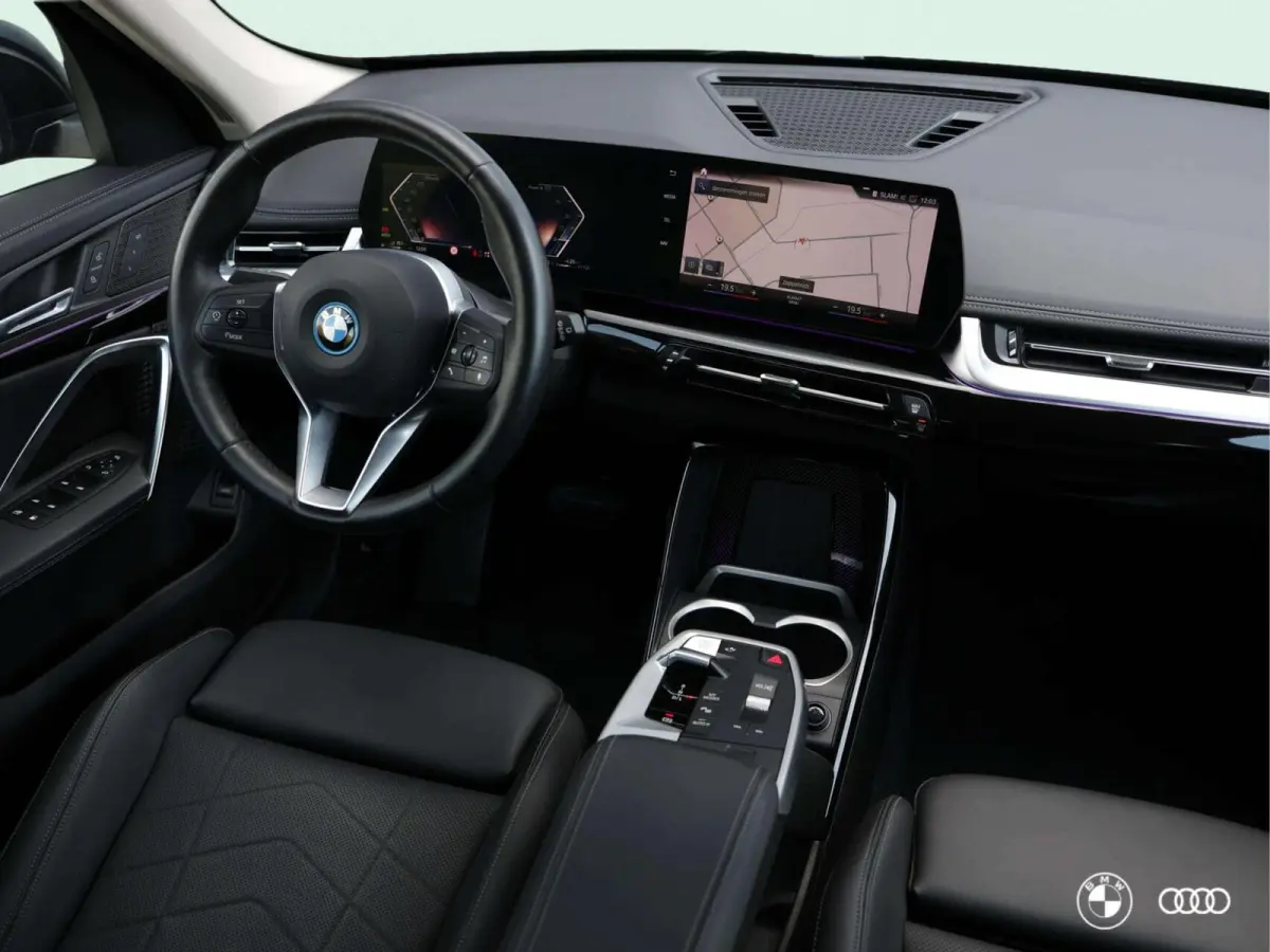 xDrive25e X-Line / EL STOELEN MET GEHEUGEN / KEYLESS ENTRY & START / DRAADLOOS LADEN / 19"