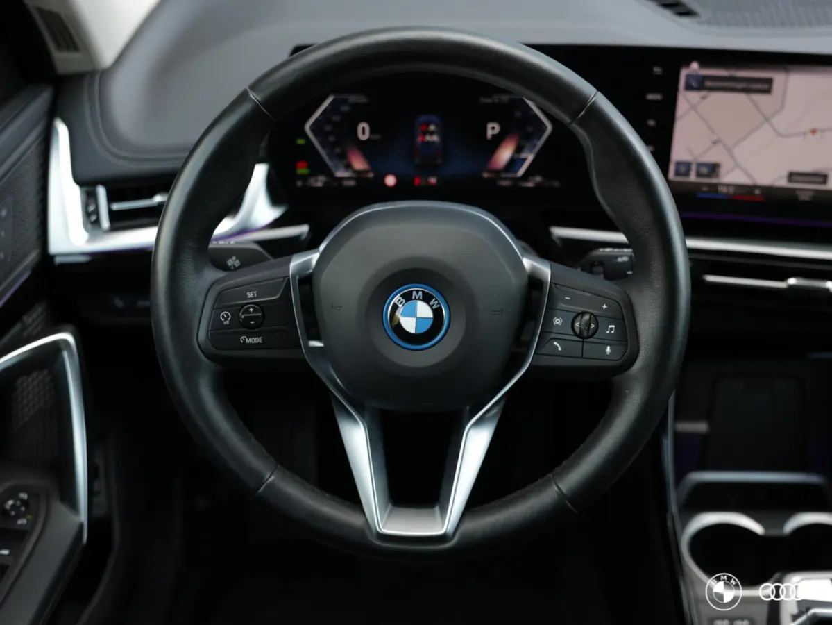 xDrive25e X-Line / EL STOELEN MET GEHEUGEN / KEYLESS ENTRY & START / DRAADLOOS LADEN / 19"
