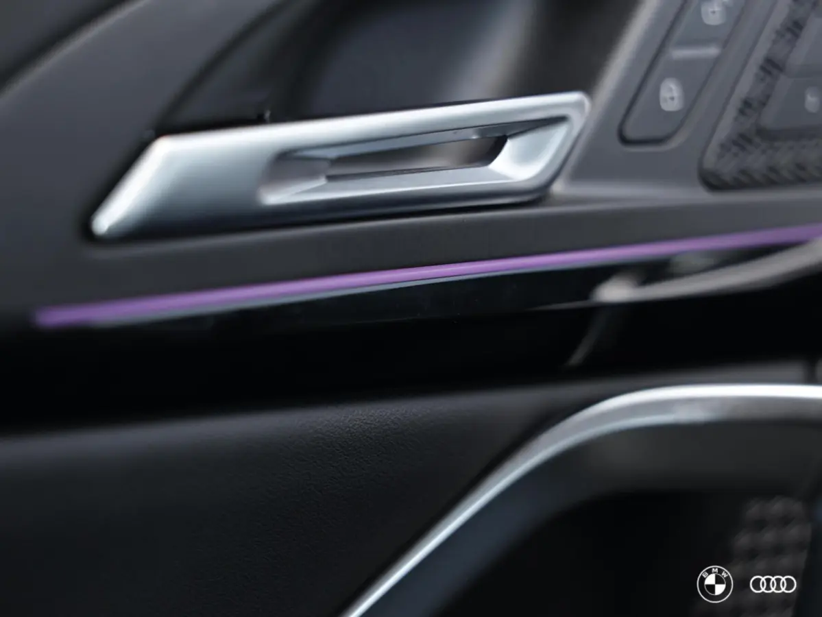 xDrive25e X-Line / EL STOELEN MET GEHEUGEN / KEYLESS ENTRY & START / DRAADLOOS LADEN / 19"