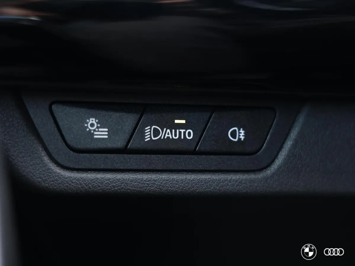 xDrive25e X-Line / EL STOELEN MET GEHEUGEN / KEYLESS ENTRY & START / DRAADLOOS LADEN / 19"