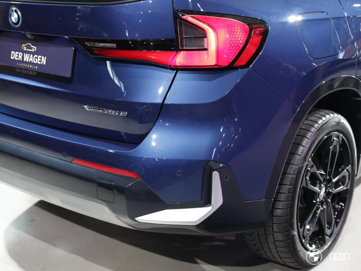 xDrive25e X-Line / EL STOELEN MET GEHEUGEN / KEYLESS ENTRY & START / DRAADLOOS LADEN / 19"
