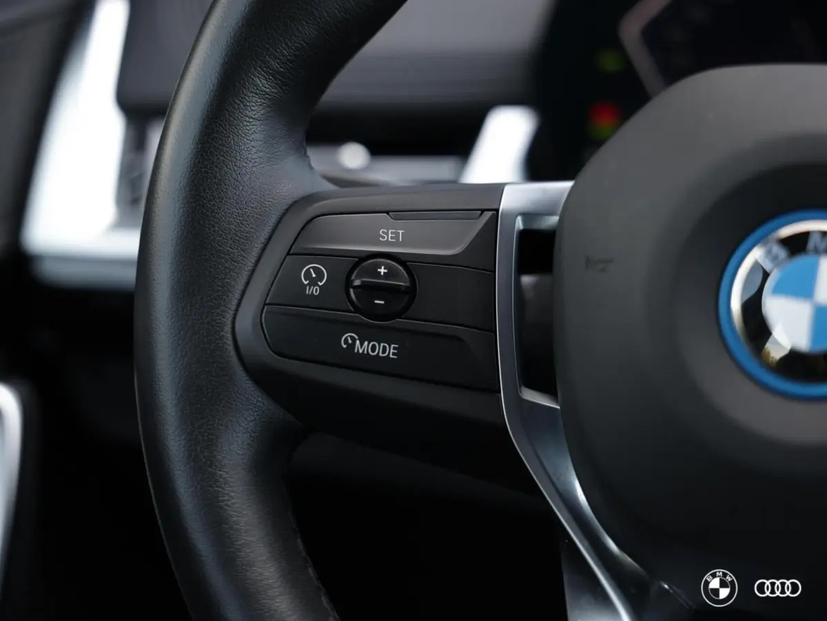 xDrive25e X-Line / EL STOELEN MET GEHEUGEN / KEYLESS ENTRY & START / DRAADLOOS LADEN / 19"
