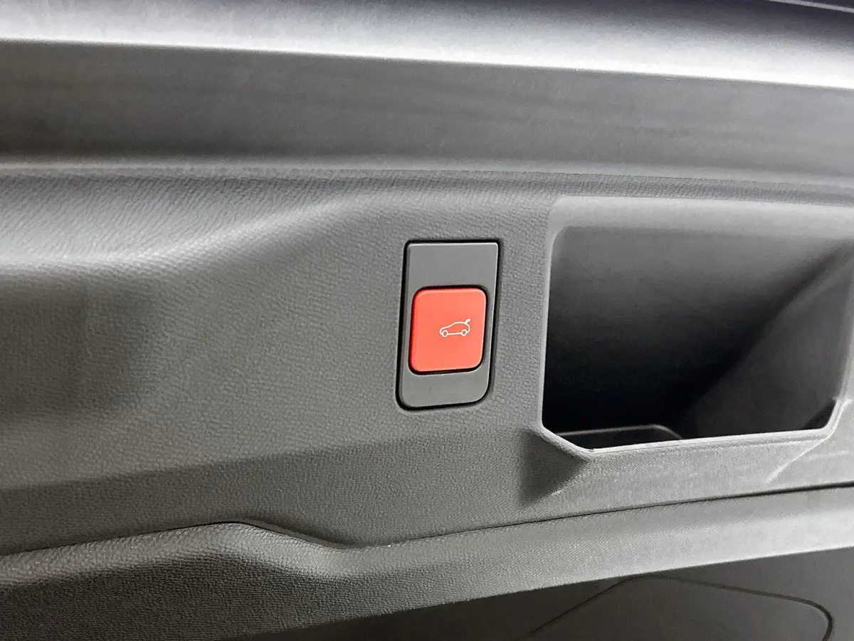 210pk GT Exclusive 73 kWh 7p Automaat | Tot 8 Jaar Garantie | Trekhaak | Schuif-/Kanteldak | Leder | 360 Camera | Elektrische Achterklep | Elektrische Bestuurdersstoel | Navigatie | Climate 