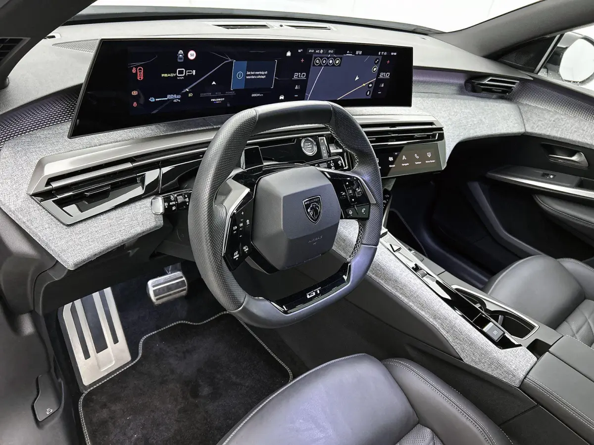 210pk GT Exclusive 73 kWh 7p Automaat | Tot 8 Jaar Garantie | Trekhaak | Schuif-/Kanteldak | Leder | 360 Camera | Elektrische Achterklep | Elektrische Bestuurdersstoel | Navigatie | Climate 