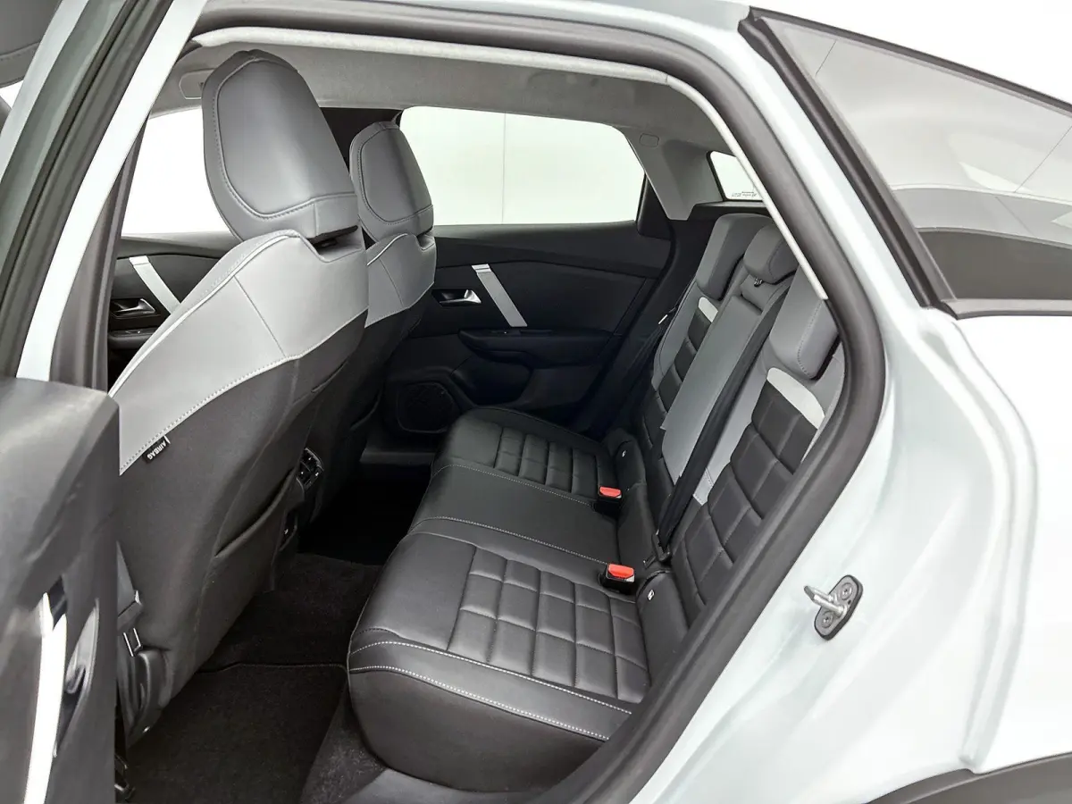 1.2 Hybrid 145pk Max Automaat | Tot 8 Jaar Garantie | Navigatie | Achteruitrijcamera | Adaptieve Cruise Control | Climate Control | Stoelverwarming | Apple Carplay/Android Auto |