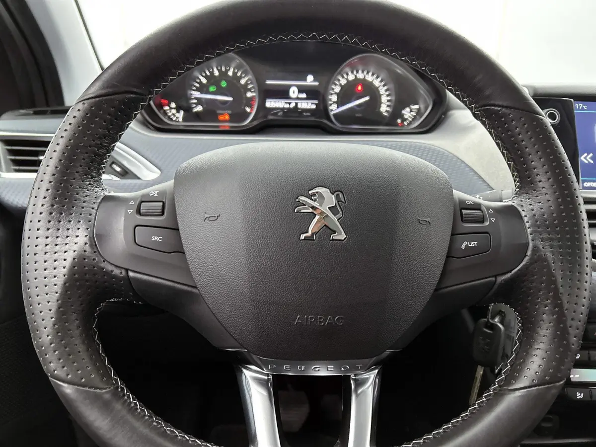 1.2 110pk Allure Automaat | 1ste Eigenaar | LAGE KM | Navigatie | Apple Carplay/Android Auto | Climate Control | Camera | Cruise Control | 16"LMV |