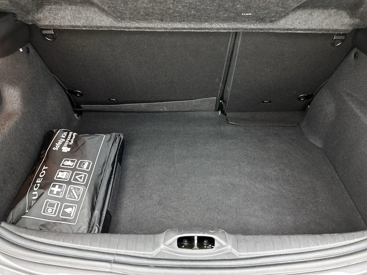 1.2 110pk Allure Automaat | 1ste Eigenaar | LAGE KM | Navigatie | Apple Carplay/Android Auto | Climate Control | Camera | Cruise Control | 16"LMV |