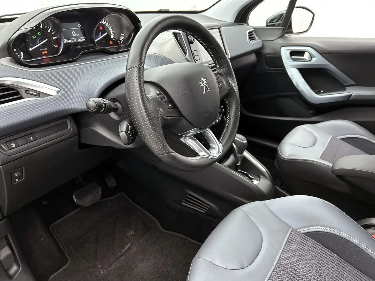 1.2 110pk Allure Automaat | 1ste Eigenaar | LAGE KM | Navigatie | Apple Carplay/Android Auto | Climate Control | Camera | Cruise Control | 16"LMV |